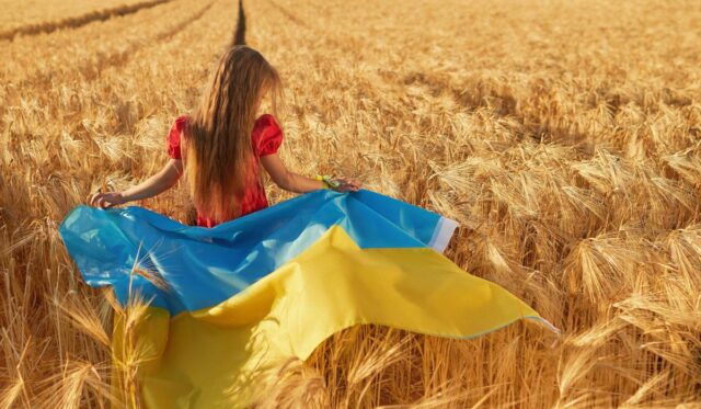 Сьогодні святкуємо День прапора України: гарні листівки та цікаві факти Сьогодні-святкуємо-День-прапора-України:-гарні-листівки-та-цікаві-факти