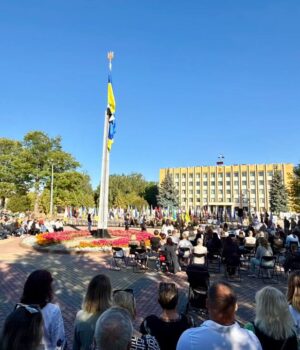 День-Державного-Прапора-України:-в-Нововолинську-вручили-почесні-відзнаки-родинам-полеглих-Героїв