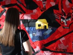 Виставка Катерини Беслік: Пам’ять про Гуляйполе в часи війни Зберегти-Гуляйполе-у-клаптиках-тканини.-Як-дизайнерка-розповідає-про-зруйнований-дім-через-мистецтво