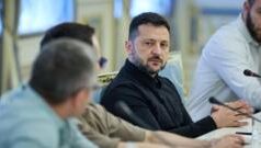 Зеленський прокоментував корупційний скандал та ідею виборів під час війни Про-корупцію-і-вибори,-балістику-та-аналог-Старлінк-–-що-сказав-Зеленський-ЗМІ