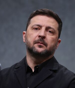 zelenskiy_gettyimages_2261407397__1__3b5f270a2cefdaed1524e600115762a9_1300x820.jpg Зеленський закликає Китай “охолодити пил” Путіна після нових погроз
