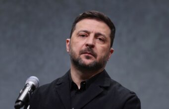 Зеленський закликає Китай вплинути на Путіна для запобігання новій ескалації конфлікту Зеленський закликає Китай “охолодити пил” Путіна після нових погроз
