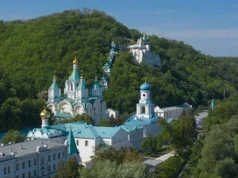 У Святогірській лаврі напали на ченців: один загинув, двоє поранені У Святогірській лаврі напали на ченців: один загинув, двоє поранені