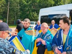 Україна повернула десять військових з полону у Білорусі Україна через Білорусь повернула з полону 10 військових, які вважалися зниклими безвісти