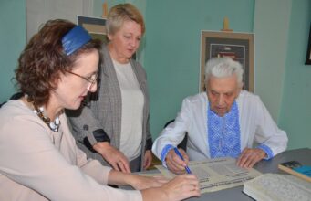 Книги з автографами, Декларація про суверенітет 1990 року: почесний громадянин Луцька передав до музею матеріали... Книги-з-автографами,-Декларація-про-суверенітет-1990-року:-почесний-громадянин-Луцька-передав-до-музею-матеріали.