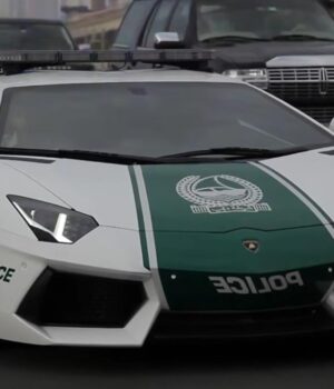 Чому-поліцейські-Дубая-їздять-на-ferrari-та-lamborghini:-річ-не-в-швидкості Чому-поліцейські-Дубая-їздять-на-ferrari-та-lamborghini:-річ-не-в-швидкості