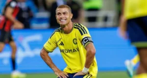 Роналду вразив новим іміджем після весілля Кріштіану-Роналду-після-весілля-здивував-новим-образом-із-медово-русявим-волоссям