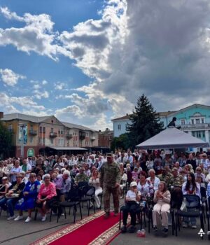 До-Дня-Незалежності-у-Нововолинську-відзначили-мешканців-громади