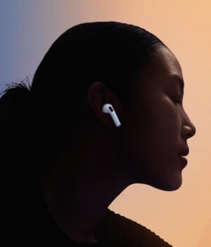 airpods-5-вже-близько:-apple-готує-одразу-дві-нові-версії-навушників
