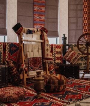 Не викидайте-старі-килими-та гобелени:-виявляється,-вони-зараз-шалено-популярні,-і ось-чому