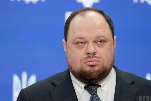 Зеленський присвоїв Стефанчуку найвищий дипломатичний ранг Зеленський присвоїв Стефанчуку найвищий дипломатичний ранг