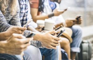 7 речей, від яких старші покоління серйозно втомилися, а молодь їх навіть не помічає 7-речей,-від-яких-старші-покоління-серйозно-втомилися,-а-молодь-їх-навіть-не-помічає