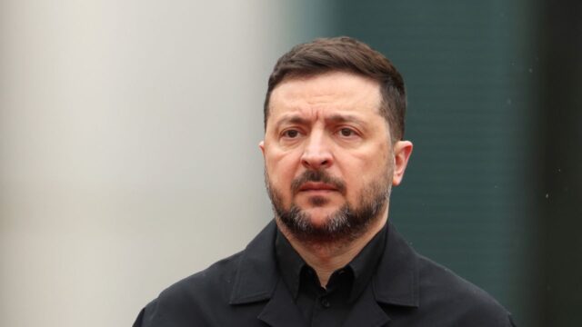 Зеленський визначив нові завдання для посилення оборони Запорізької та Донецької областей Зеленський під час поїздки на фронт доручив посилити захист Запоріжжя та області