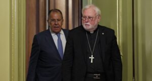 Ватикан закликає до миру в Україні під час візиту до Москви «Ця-війна-має-завершитись».-Ватикан-активізував-зусилля-для-завершення-війни-в-Україні