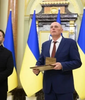 Зеленський відзначив енергетика, який рятував Курахівську ТЕС