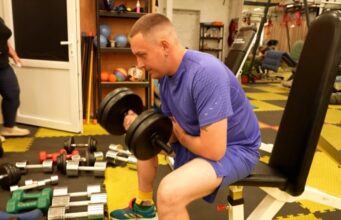 Звільнення українського військовослужбовця Олександра Іванова після чотирирічного полону в Росії Схуд-на-35-кг-і-розповідав-про-чарівника:-як-український-морпіх-пережив-4-роки-полону.