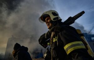Масований обстріл Сумської громади: постраждали цивільні Росіяни випустили 8 КАБів по Сумах, у місті деблокують людей з-під завалів