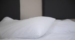 Як раз і назавжди позбутися запаху з подушок: 6 причин, чому час їх випрати Як-раз-і-назавжди-позбутися-запаху-з-подушок:-6-причин,-чому-час-їх-випрати