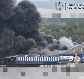 РФ вдарила по «Епіцентру» в одному з великих обласних центрів — усі подробиці, фото (оновлено) РФ вдарила-по «Епіцентру»-в одному-з великих-обласних-центрів —-усі-подробиці,-фото-(оновлено)