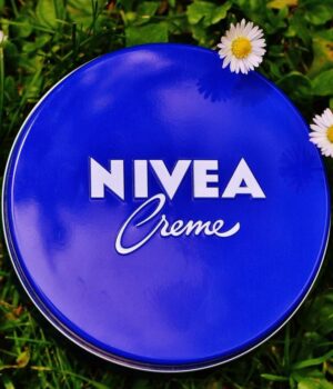 Для-чого-насправді-потрібен-класичний-крем-nivea-у-синій-баночці:-пояснення-дерматологині