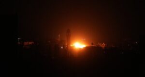 Біля Києва стався потужний вибух: на Житомирській трасі спалахнуло масштабне полум’я Біля-Києва-стався-потужний-вибух:-на Житомирській-трасі-спалахнуло-масштабне-полум’я