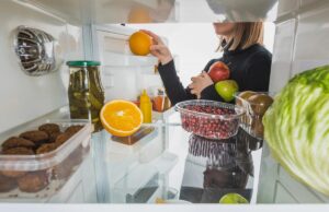 7 продуктів, які не варто зберігати на дверцятах холодильника 7-продуктів,-які-не-варто-зберігати-на-дверцятах-холодильника