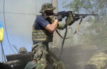 В Україні вшановують пам’ять загиблих захисників у День пам’яті захисників України «Нас-розстрілювали,-як-мішені»:-бійці-батальйону-«Херсон»-про-вихід-з-Іловайська