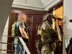 Трагедія в Одесі: чоловік застрелив батьків та поранив брата В-Одесі-чоловік-застрелив-батьків,-поранив-брата,-а-потім-вкоротив-і-собі-віку-–-поліція