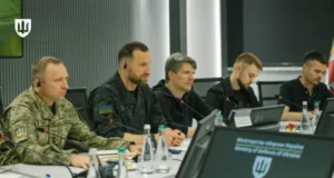 Україна і Латвія обговорили військові потреби та постачання зброї Україна і Латвія обговорили військові потреби та постачання зброї