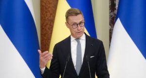 Фінляндія: Росія не завершить війну через економічні труднощі Зламана економіка не змусить Росію завершити війну, – Стубб