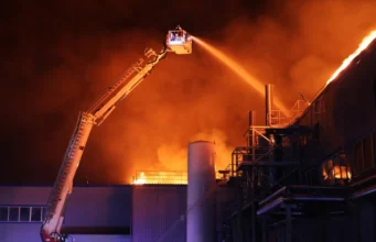 Атака рф на продовольчі склади в Одеській та Миколаївській областях: поранені рф-атакувала-продовольчі-склади-на-Одещині-та-Миколаївщині:-є-поранені