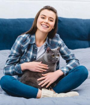 Чому-одних-людей-коти-люблять-одразу,-а-інших-уникають:-наука-знайшла-пояснення