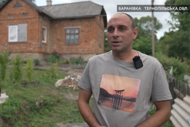 Переселенець купив занедбаний будинок за $5 тисяч у розстрочку: як він його відновив Переселенець-купив-занедбаний-будинок-за-$5-тисяч-у-розстрочку:-як-він-його-відновив