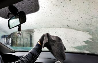 Звичайна картопля допоможе позбутися запотілих вікон у машині: як це працює Звичайна-картопля-допоможе-позбутися-запотілих-вікон-у-машині:-як-це-працює