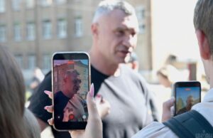 Кличко закликав уряд не обмежувати рух між берегами Києва під час тривог та послабити комендантську... Кличко-закликав-уряд-не-обмежувати-рух-між-берегами-Києва-під-час-тривог-та-послабити-комендантську.