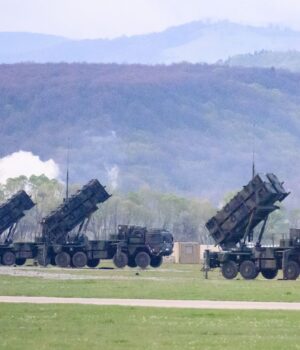 НАТО та ЄС тиснуть на дві країни, щоб вони передали Україні ракети для Patriot, –...