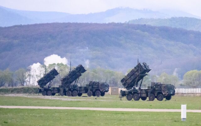 НАТО та ЄС ведуть переговори з Іспанією та Грецією щодо передачі ракет Patriot Україні НАТО та ЄС тиснуть на дві країни, щоб вони передали Україні ракети для Patriot, –...