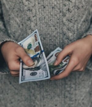 Скільки-коштуватимуть-100-доларів:-прогноз-банкіра-на-вересень