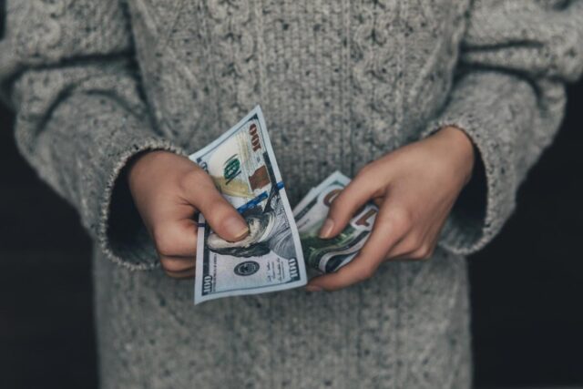 Скільки коштуватимуть 100 доларів: прогноз банкіра на вересень Скільки-коштуватимуть-100-доларів:-прогноз-банкіра-на-вересень