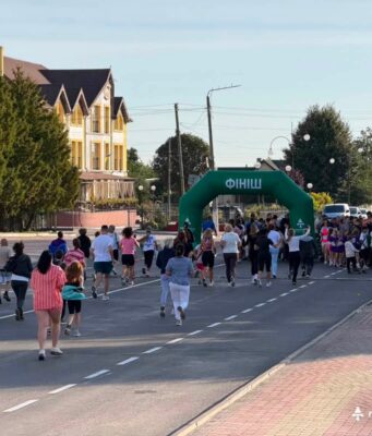 Нововолинськ вшанував героїв України під час забігу «Шаную-воїнів,-біжу-за-героїв-України»:-у-Нововолинську-втретє-провели-благодійний-забіг