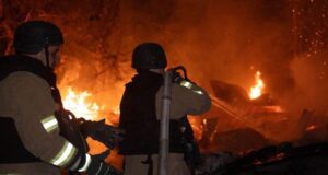 Російські атаки в Україні: 12 загиблих, зокрема громадянин Індії, внаслідок нічних обстрілів Через-нічні-атаки-Росії-загинули-загалом-12-людей.-Новий-навчальник-рік-почався-не-скрізь