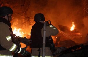 Російські атаки в Україні: 12 загиблих, зокрема громадянин Індії, внаслідок нічних обстрілів Через-нічні-атаки-Росії-загинули-загалом-12-людей.-Новий-навчальник-рік-почався-не-скрізь