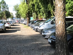 Послуги паркування на Луцькому авторинку вперше за багато років надаватиме комунальне підприємство без посередників Послуги-паркування-на-Луцькому-авторинку-вперше-за-багато-років-надаватиме-комунальне-підприємство-без-посередників