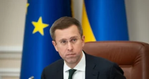 Кабмін України запроваджує жорсткий режим економії бюджетних коштів Кабмін-запроваджує-жорсткий-режим-економії-бюджетних-коштів,-вже-знайдено-70-млрд-гривень