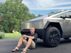 Чоловік купив Tesla Cybertruck за $100 тисяч і здивувався вартості пікапа через два роки Чоловік-купив-tesla-cybertruck-за-$100-тисяч-і-здивувався-вартості-пікапа-через-два-роки