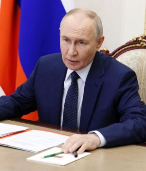 volodimir_2025_gettyimages_2252855658_791237004fdfebce2ff3882b4adf5e53_1300x820.jpg “Потрібні переговорники”. Путін заявив, що Росія уникає ударів по керівництву України