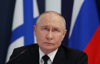 Путін назвав заяву Зеленського про закриття неба над Росією тероризмом Путін пригрозив “відповіддю” на слова Зеленського про закрите небо Росії
