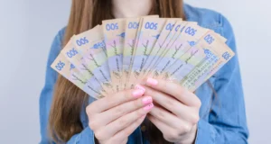 Середня зарплата українців у липні суттєво знизилася Середня зарплата українців у липні суттєво знизилася