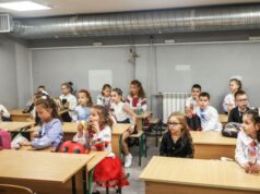 Перший день навчального року в Київській гімназії №20 на фоні обстрілів «Київ-стає-схожим-на-Харків»:-як-українські-діти-почали-навчальний-рік-під-обстрілами