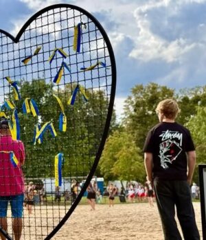 У-Нововолинську-презентували-інсталяцію-«Серце-громади» У-Нововолинську-презентували-інсталяцію-«Серце-громади»